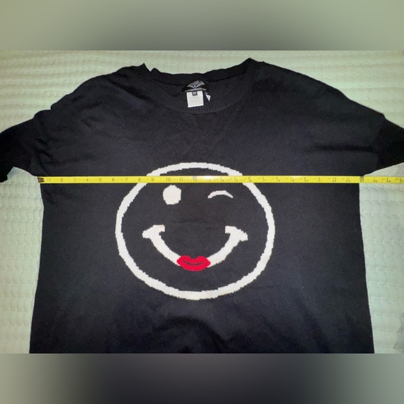 Angel WINK & SMILE EMOJI PULLOVER Black Sweater Smiley Face Size oversized XS - Picture 4 of 9